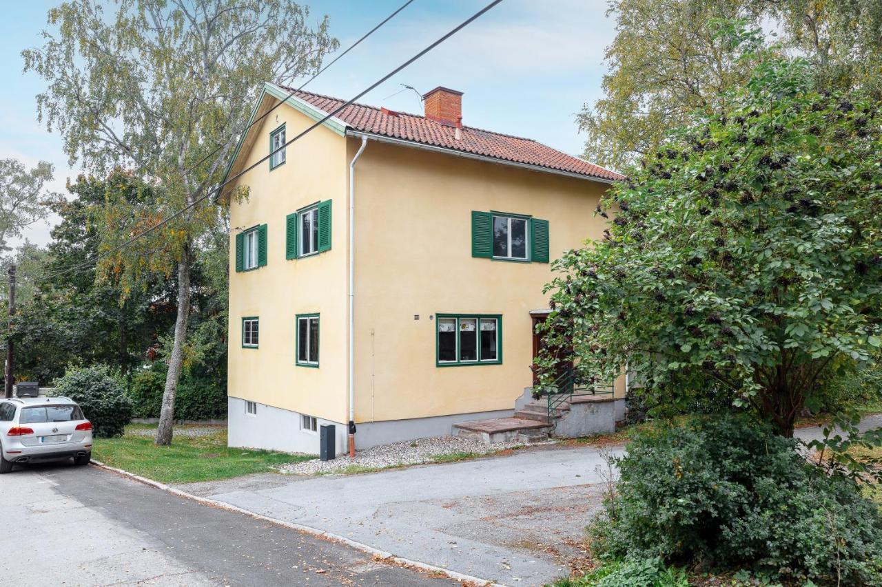 Fantastic 4 Bedroom Home In Bromma With Everything Stockholm Exteriör bild