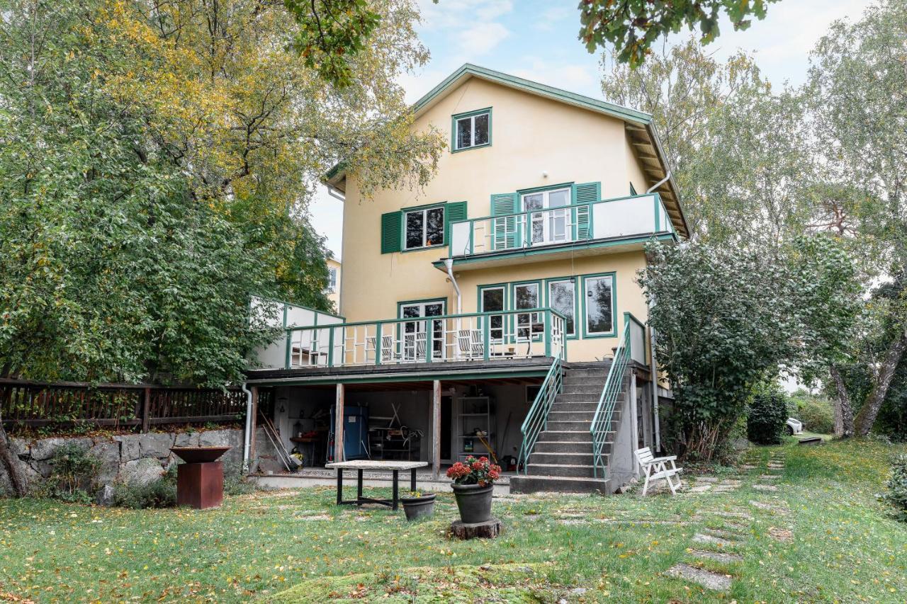 Fantastic 4 Bedroom Home In Bromma With Everything Stockholm Exteriör bild
